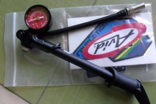 Shock Pump with Gauge RockShox branded