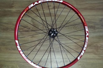FireEye Excelerant + Hub Wheelset Rear